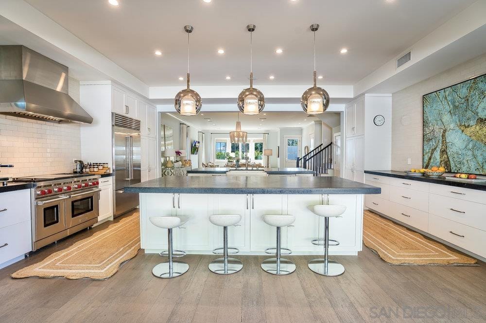 5769 Waverly Avenue La Jolla CA 92037