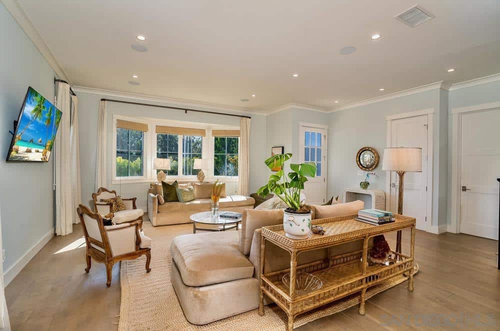 5769 Waverly Avenue La Jolla CA 92037