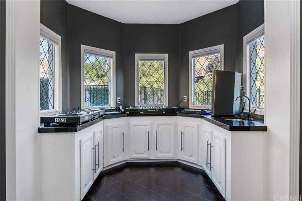 21 Coolwater Road Bell Canyon CA 91307