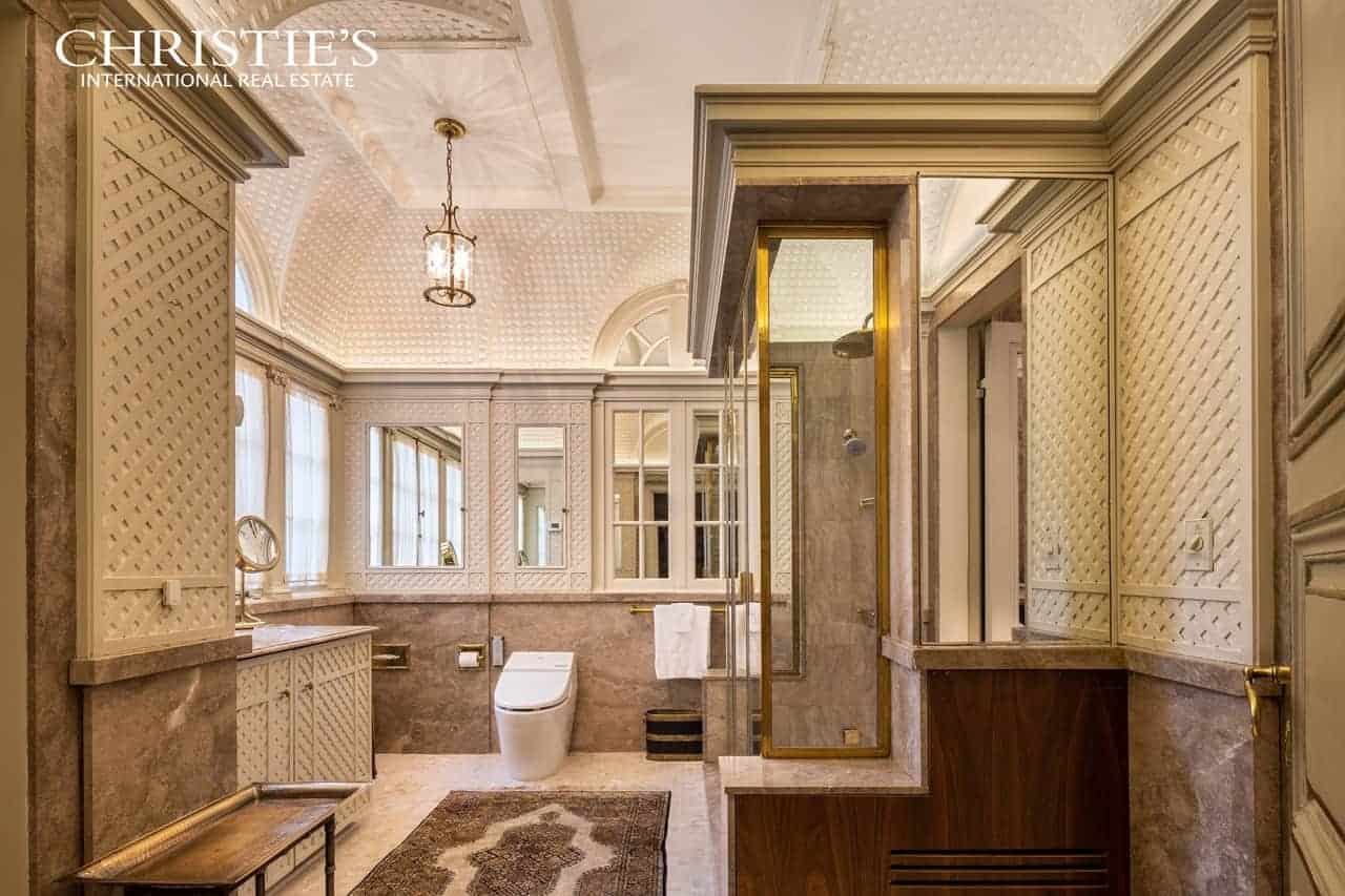 123 E 35th Street New York NY 10016