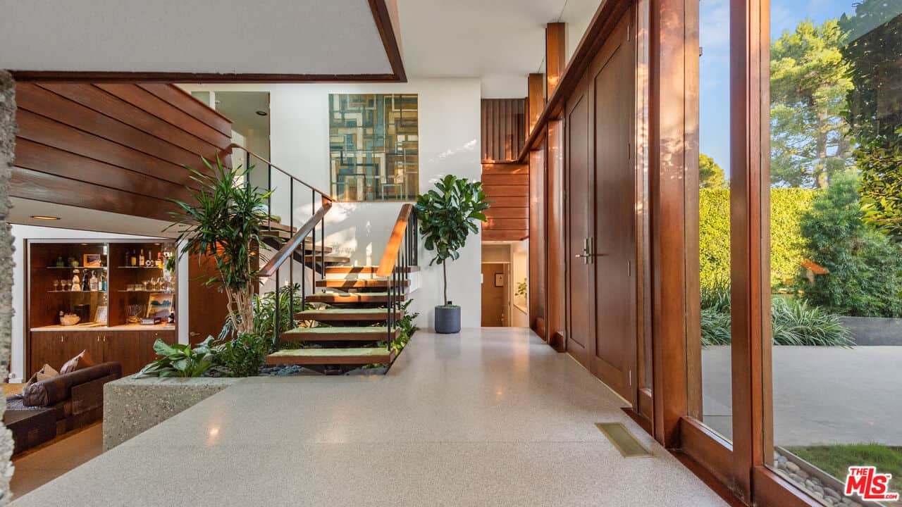 1875 Carla Ridge Beverly Hills CA 90210