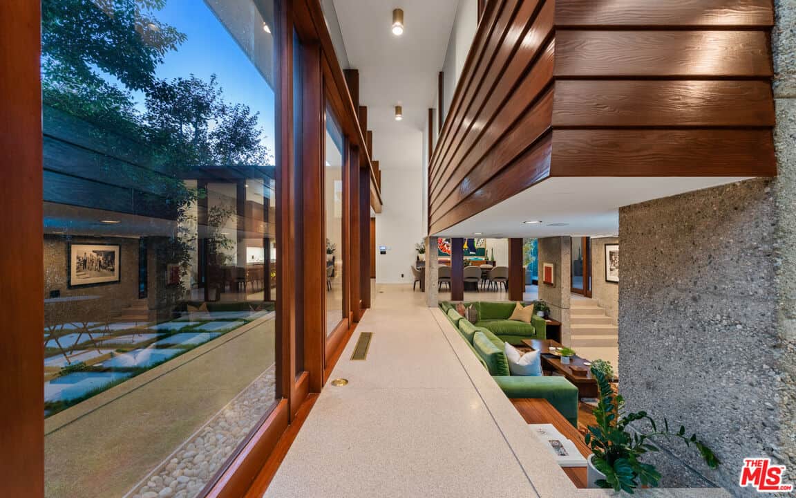 1875 Carla Ridge Beverly Hills CA 90210
