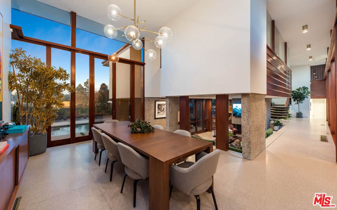 1875 Carla Ridge Beverly Hills CA 90210