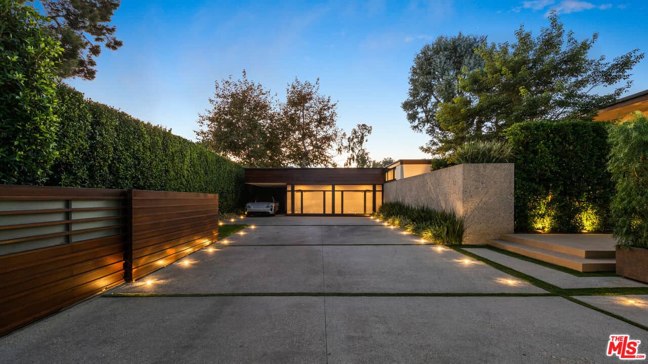 1875 Carla Ridge Beverly Hills CA 90210