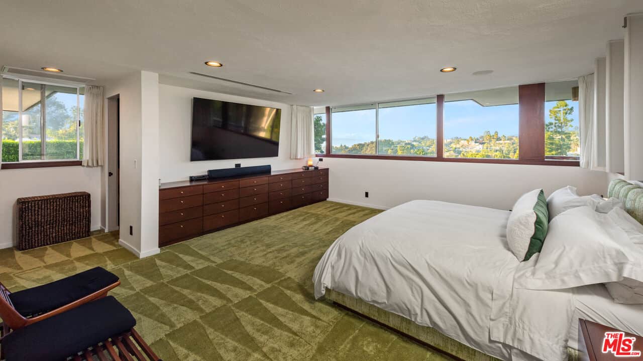 1875 Carla Ridge Beverly Hills CA 90210