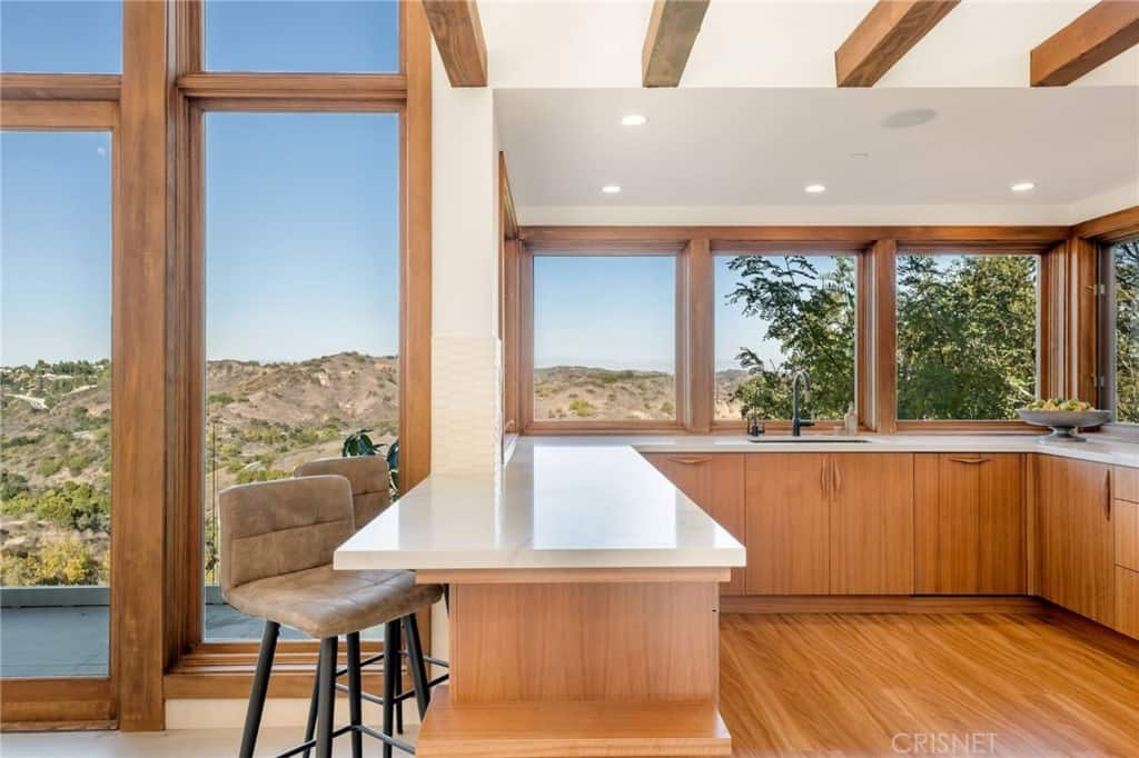 21925 Altaridge Drive Topanga CA 90290