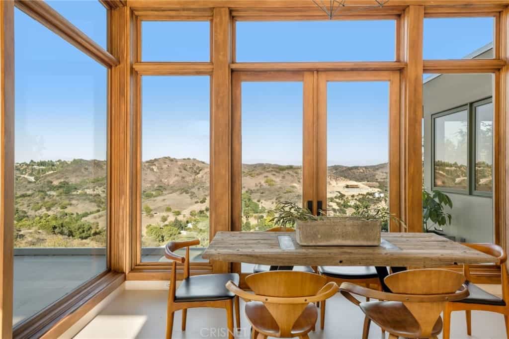 21925 Altaridge Drive Topanga CA 90290