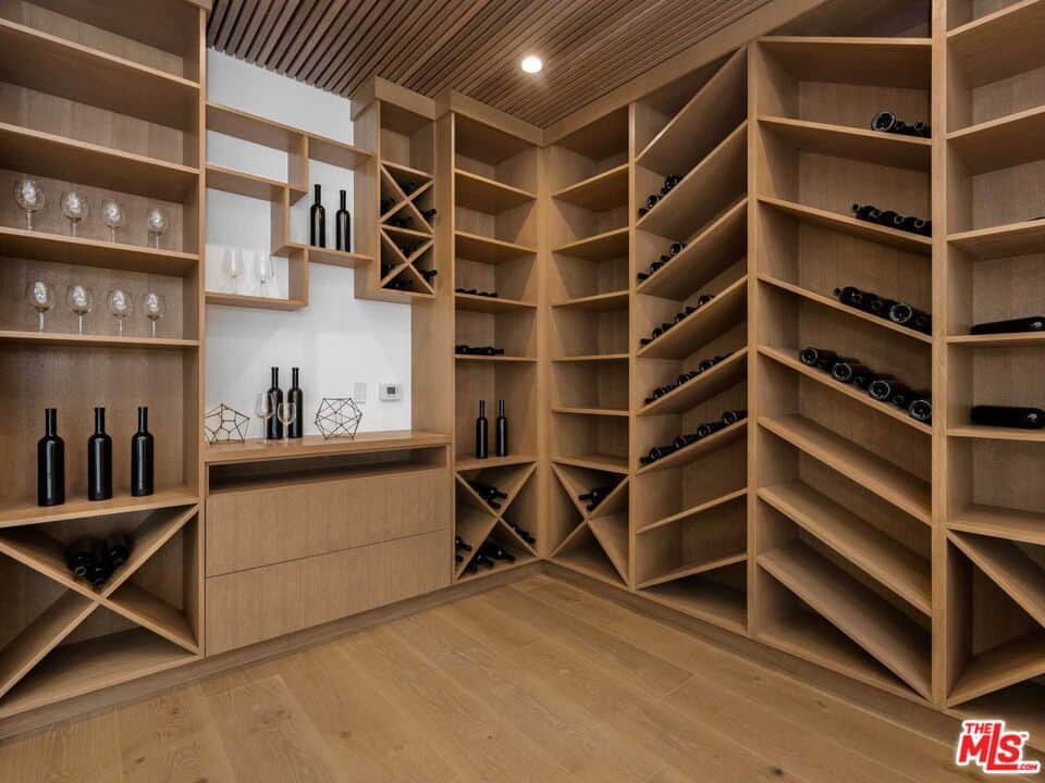 4565 Encino Avenue ENCINO CA 91316