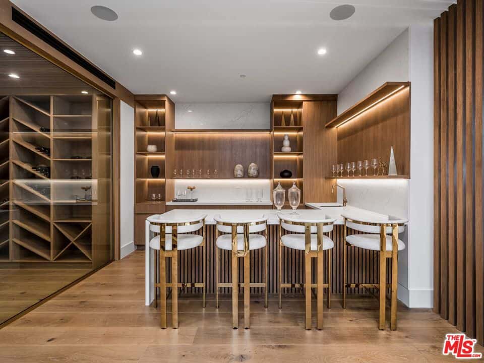 4565 Encino Avenue ENCINO CA 91316