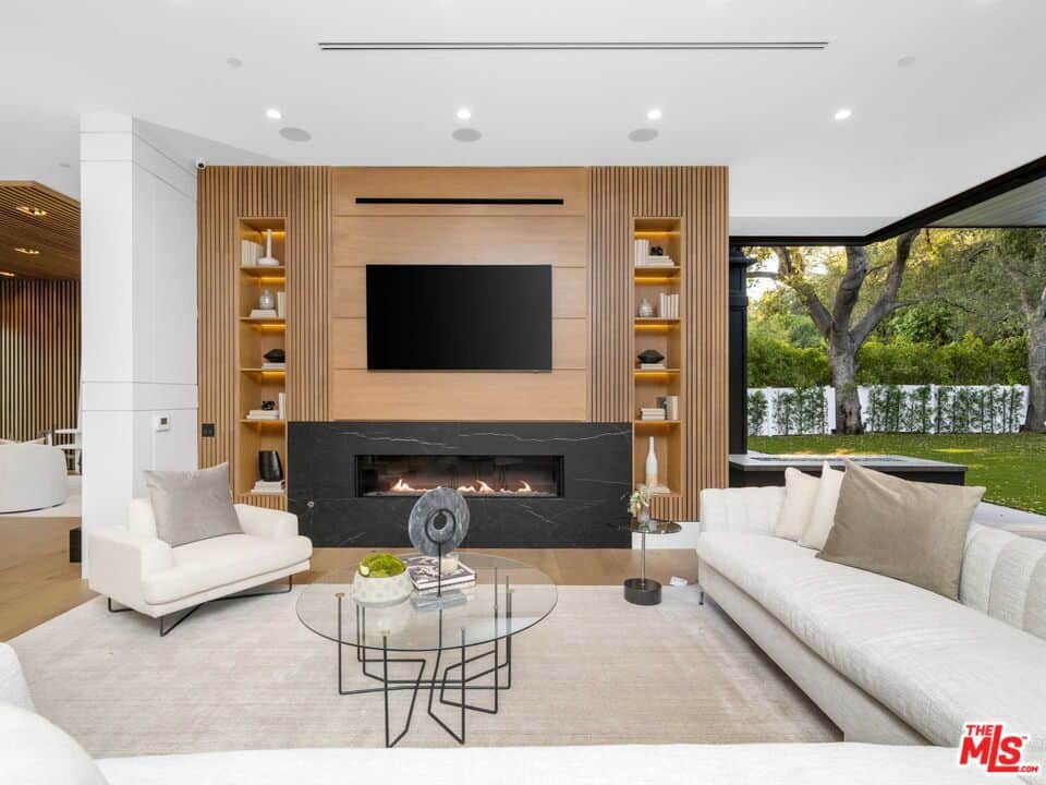 4565 Encino Avenue ENCINO CA 91316