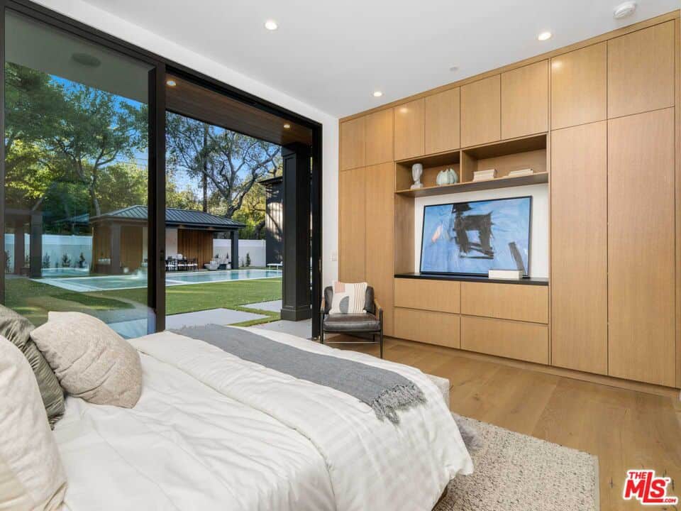4565 Encino Avenue ENCINO CA 91316