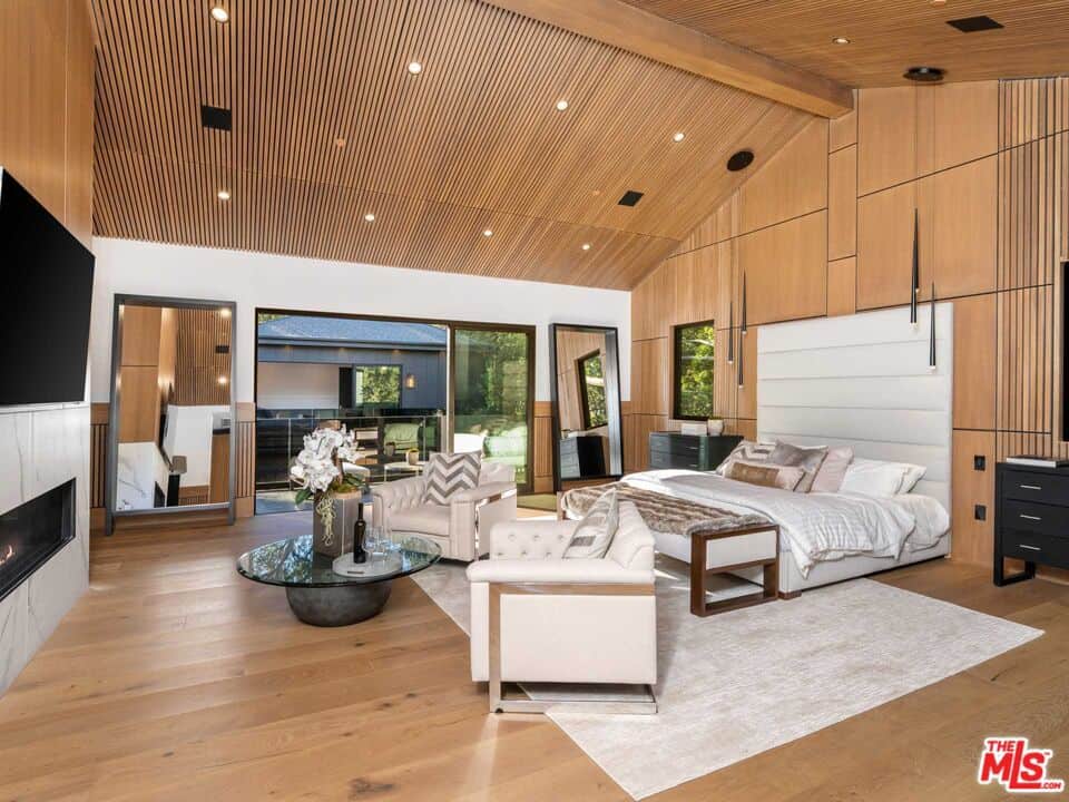 4565 Encino Avenue ENCINO CA 91316