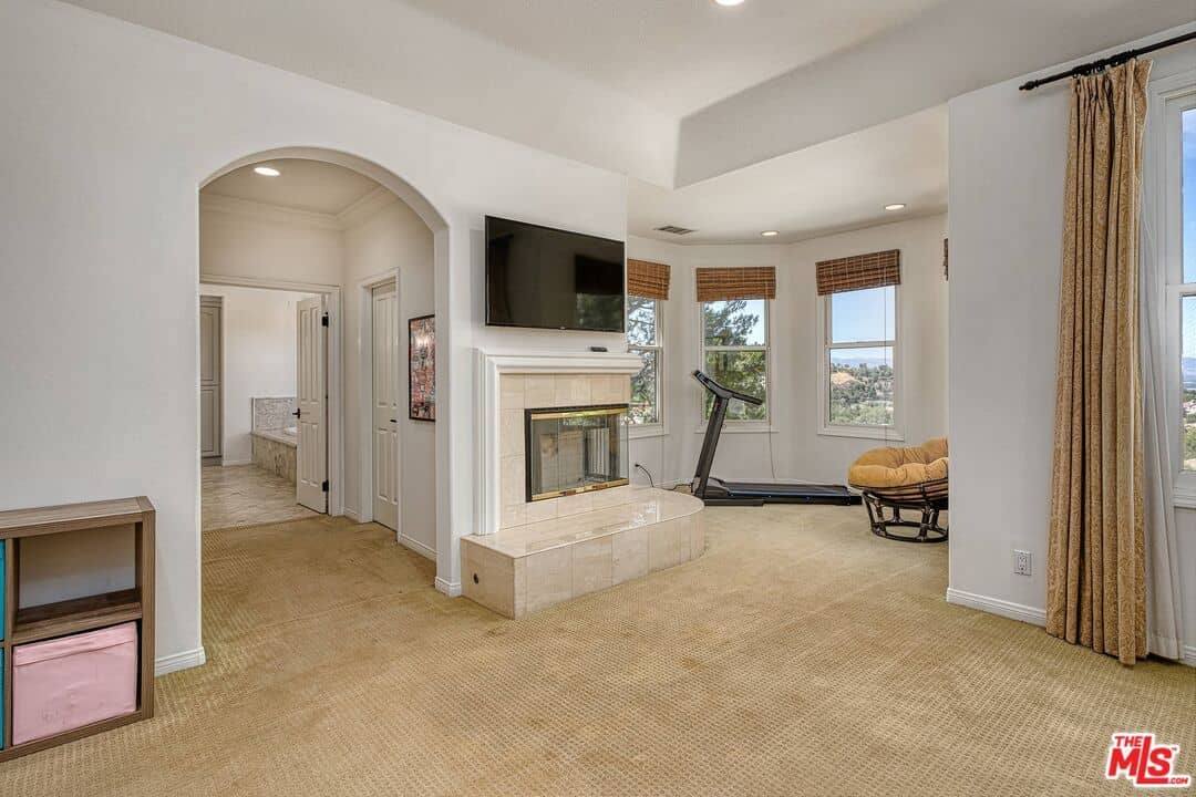 3458 Malaga Court Calabasas CA 91302