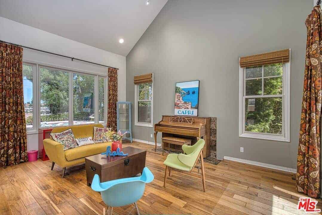 3458 Malaga Court Calabasas CA 91302