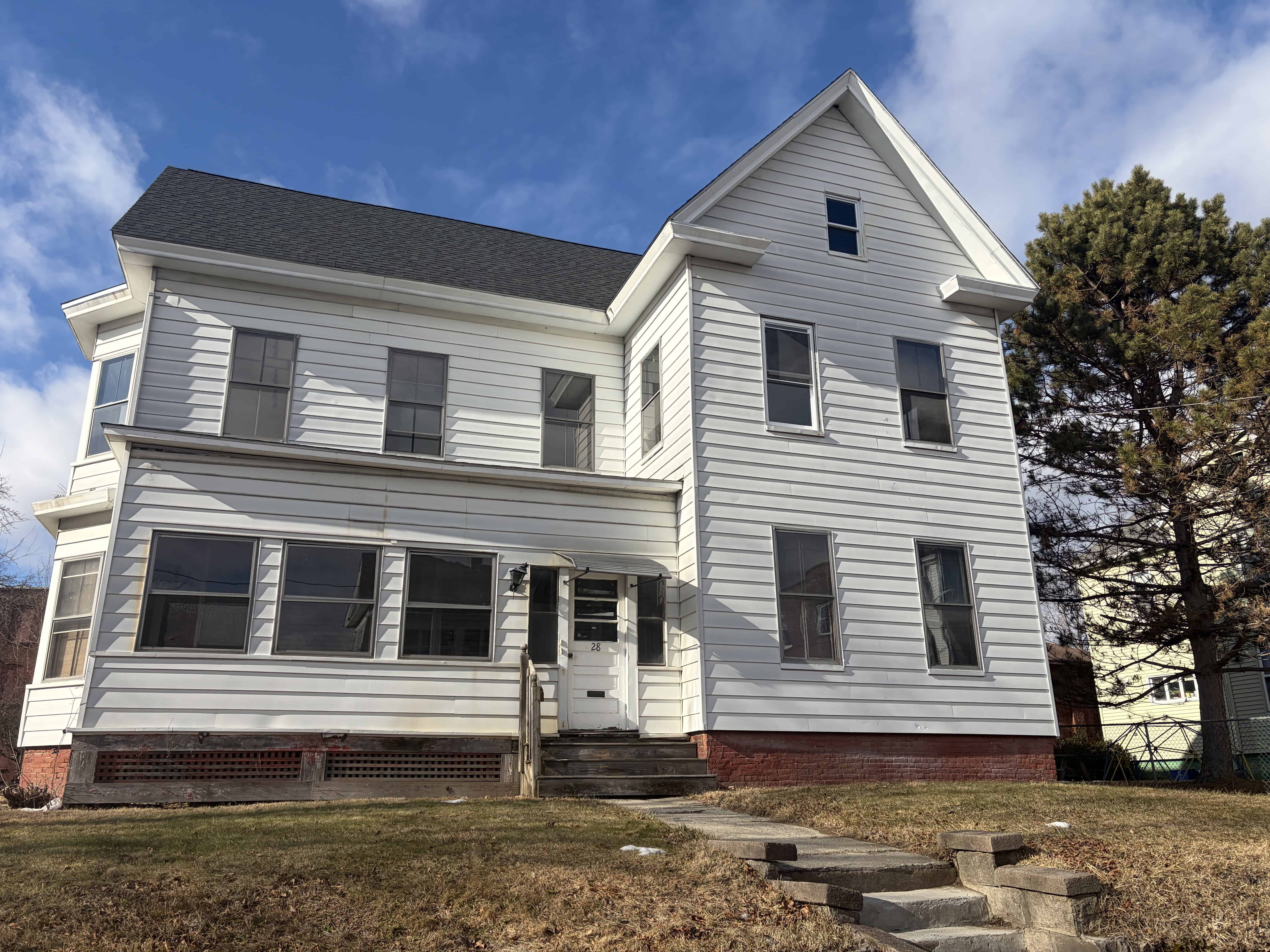 Holyoke MA 01040
