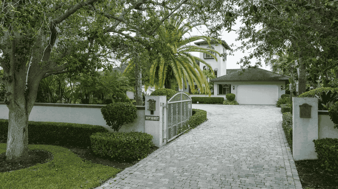 11932 S Edgewater Drive Palm Beach Gardens FL 33410