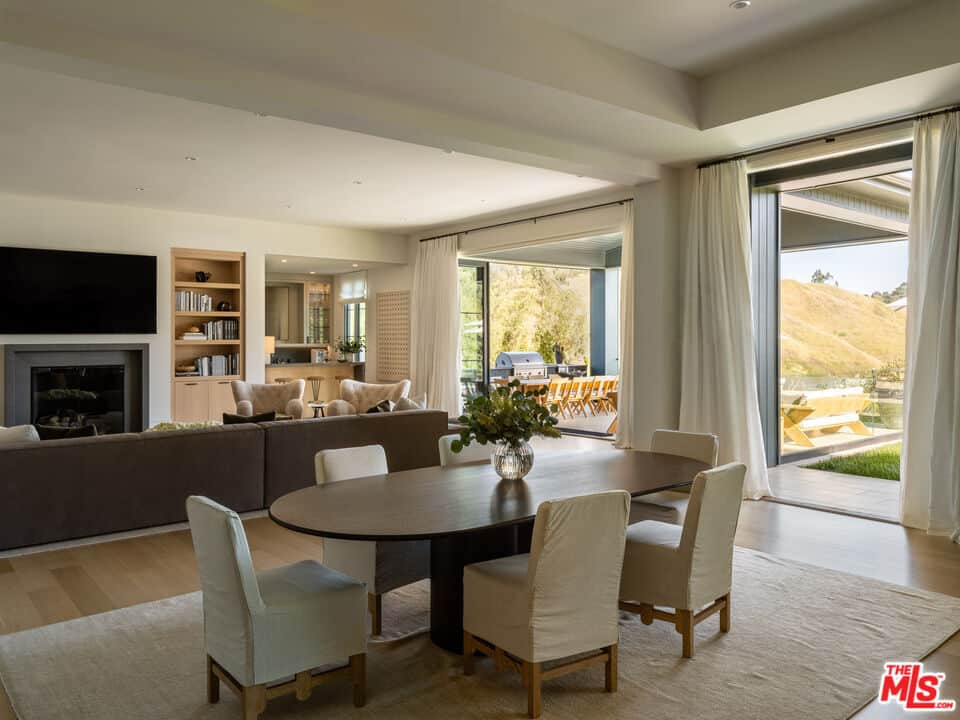 25211 Jim Bridger Road Hidden Hills CA 91302