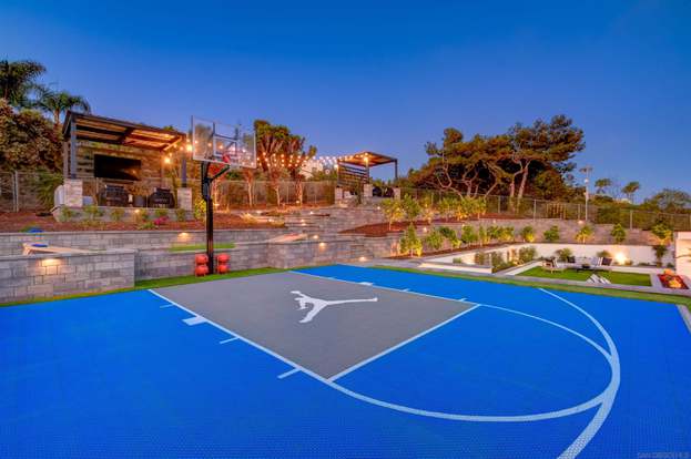 6389 Castejon Drive La Jolla CA 92037