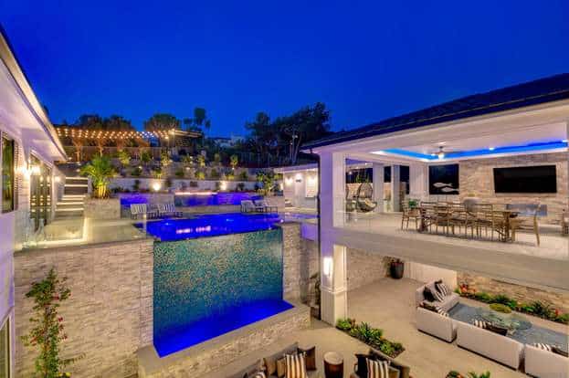 6389 Castejon Drive La Jolla CA 92037