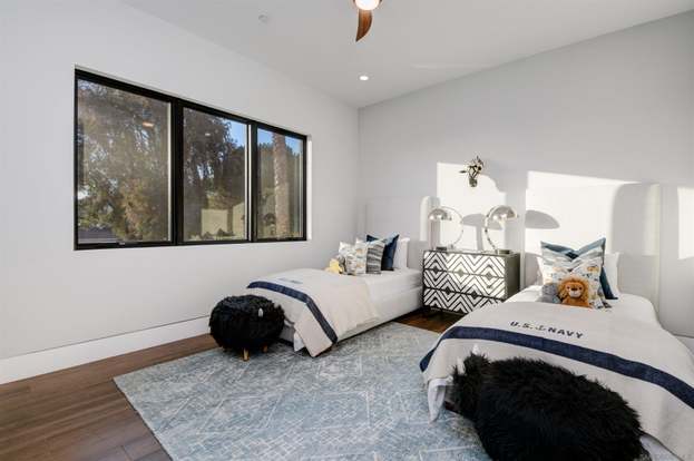 6389 Castejon Drive La Jolla CA 92037