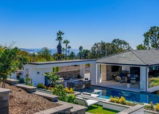 6389 Castejon Drive La Jolla CA 92037