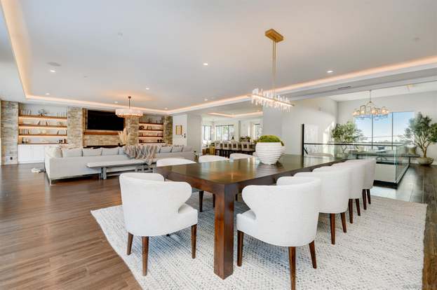 6389 Castejon Drive La Jolla CA 92037