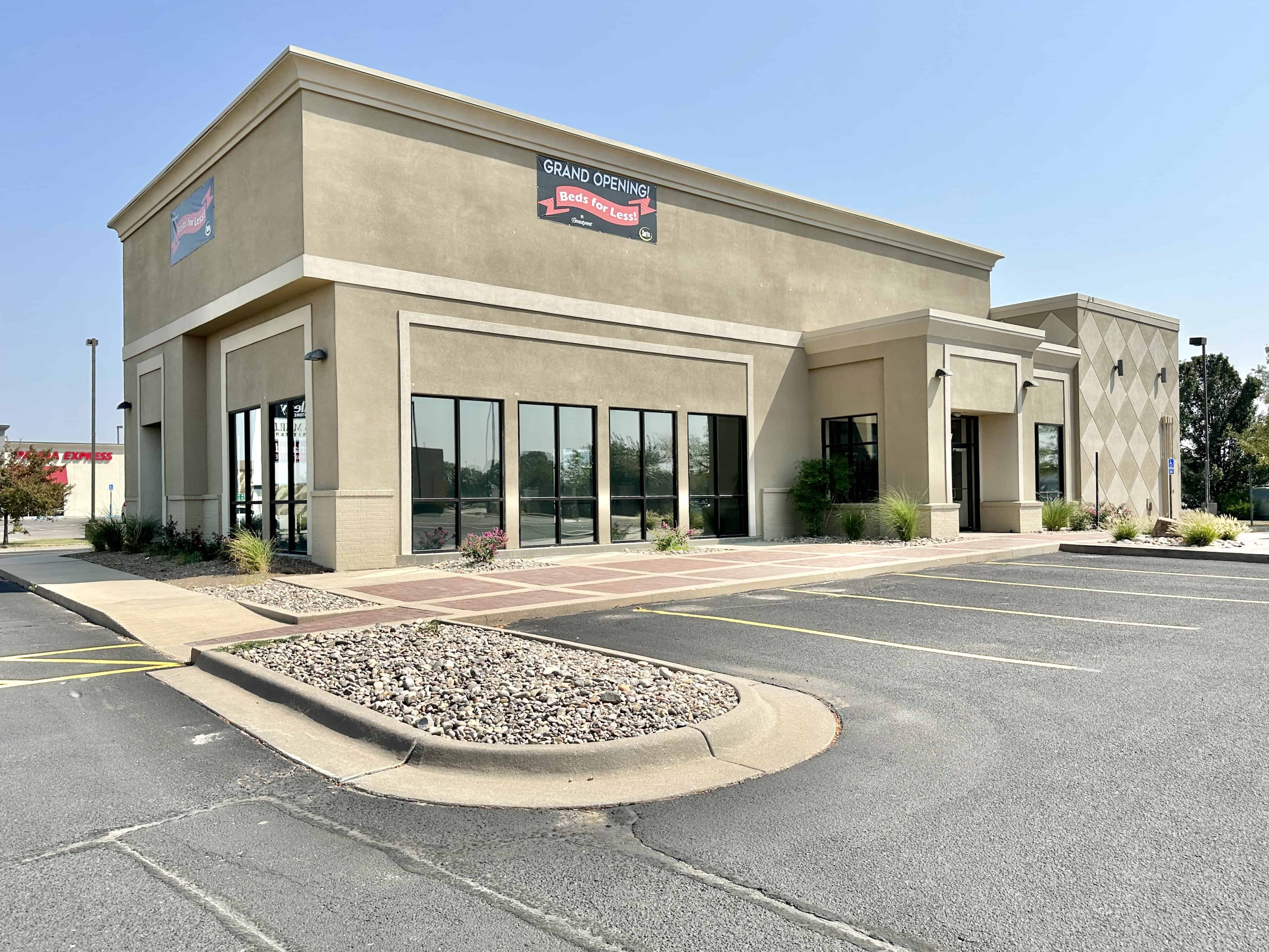 11747 E Kellogg Wichita KS 67207
