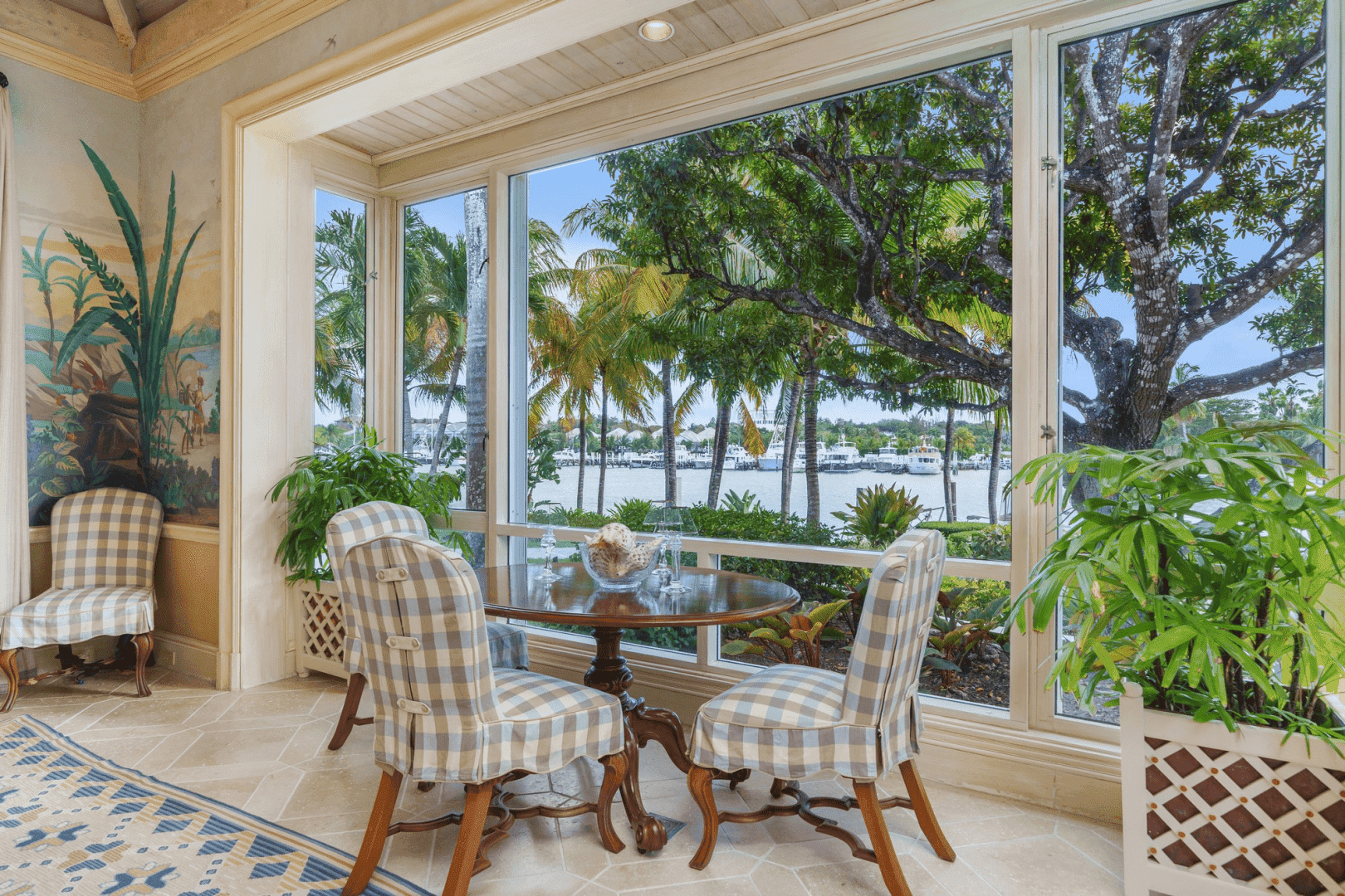 Paradise Island Drive Lyford Cay BS