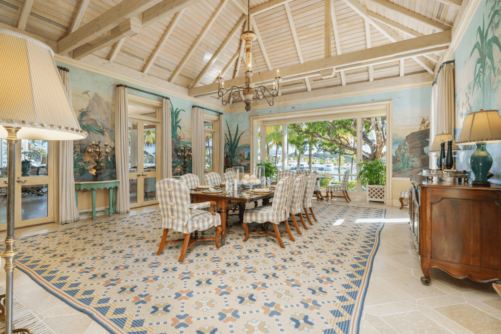 Paradise Island Drive Lyford Cay BS