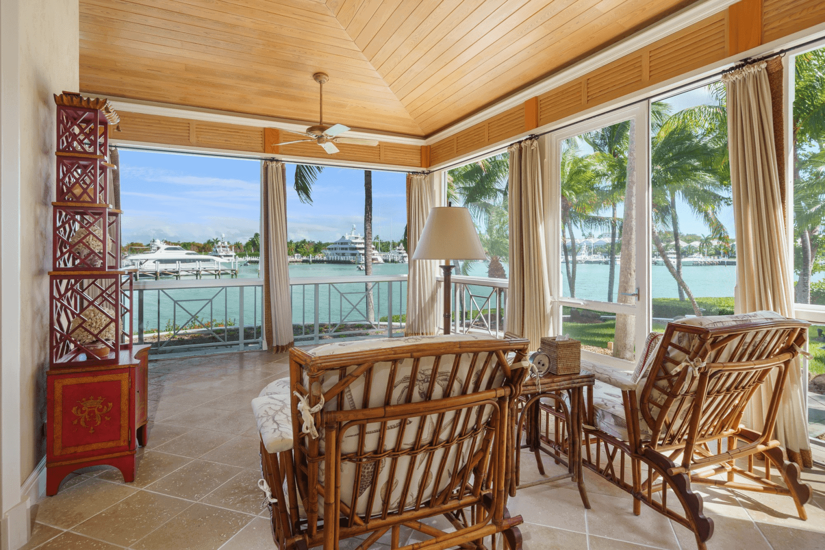 Paradise Island Drive Lyford Cay BS