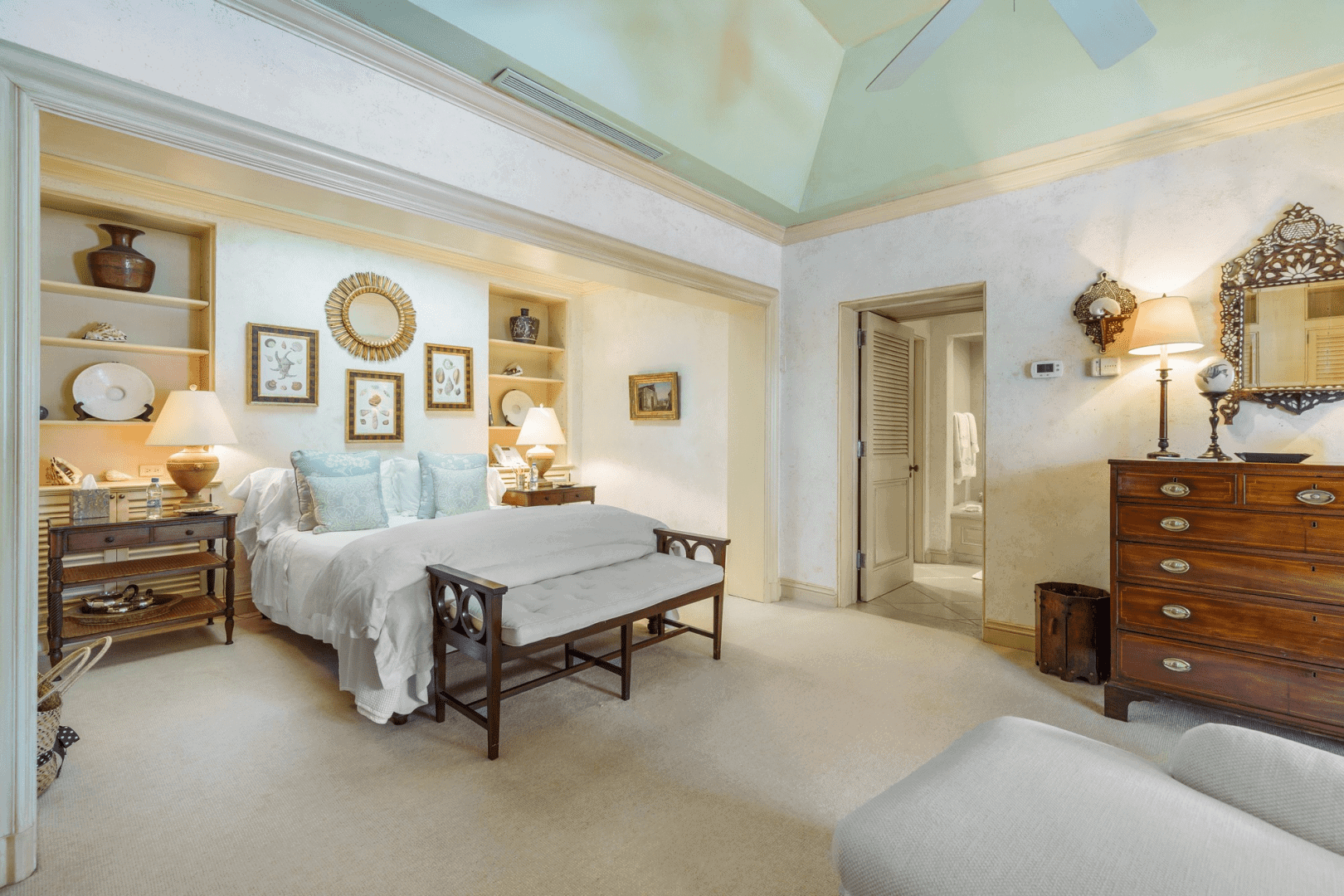 Paradise Island Drive Lyford Cay BS