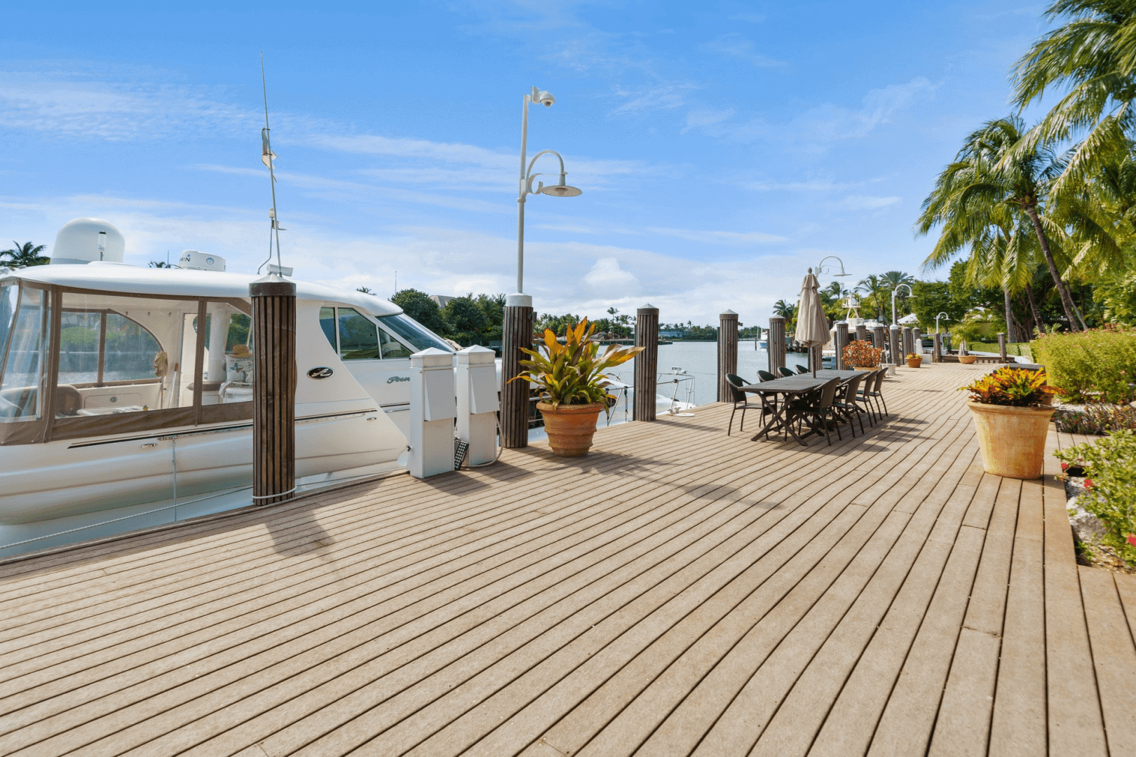 Paradise Island Drive Lyford Cay BS