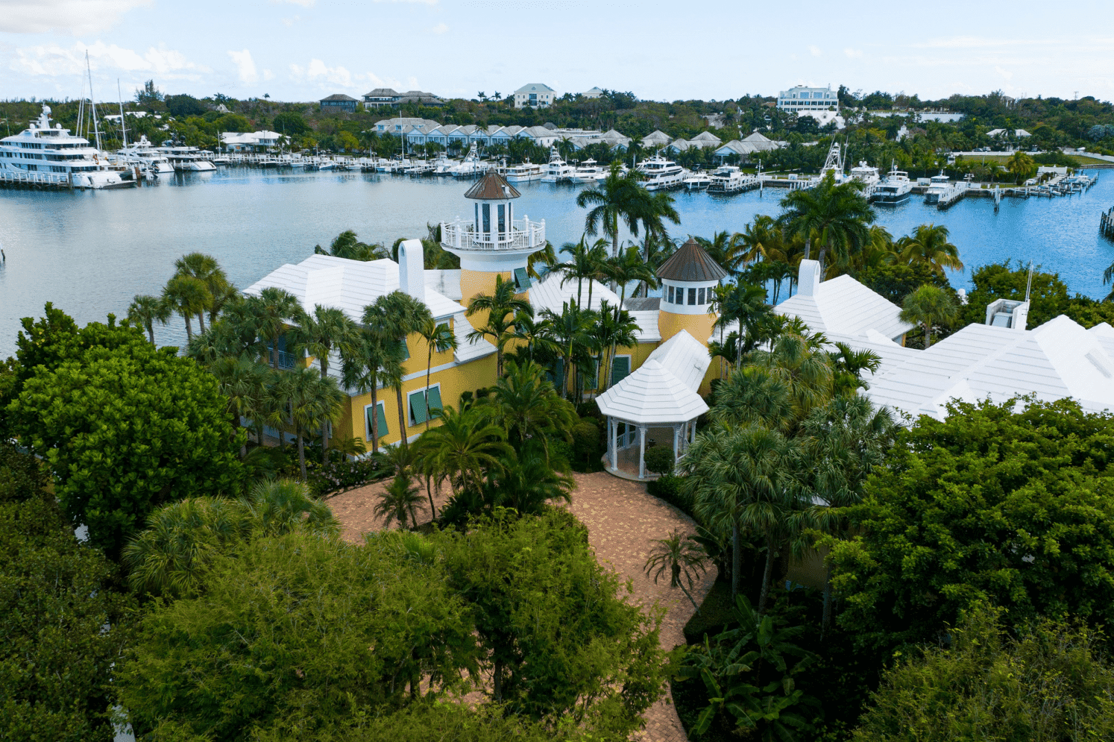 Paradise Island Drive Lyford Cay BS