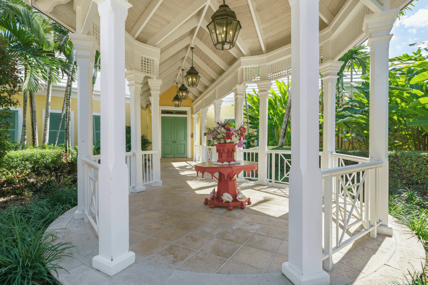 Paradise Island Drive Lyford Cay BS