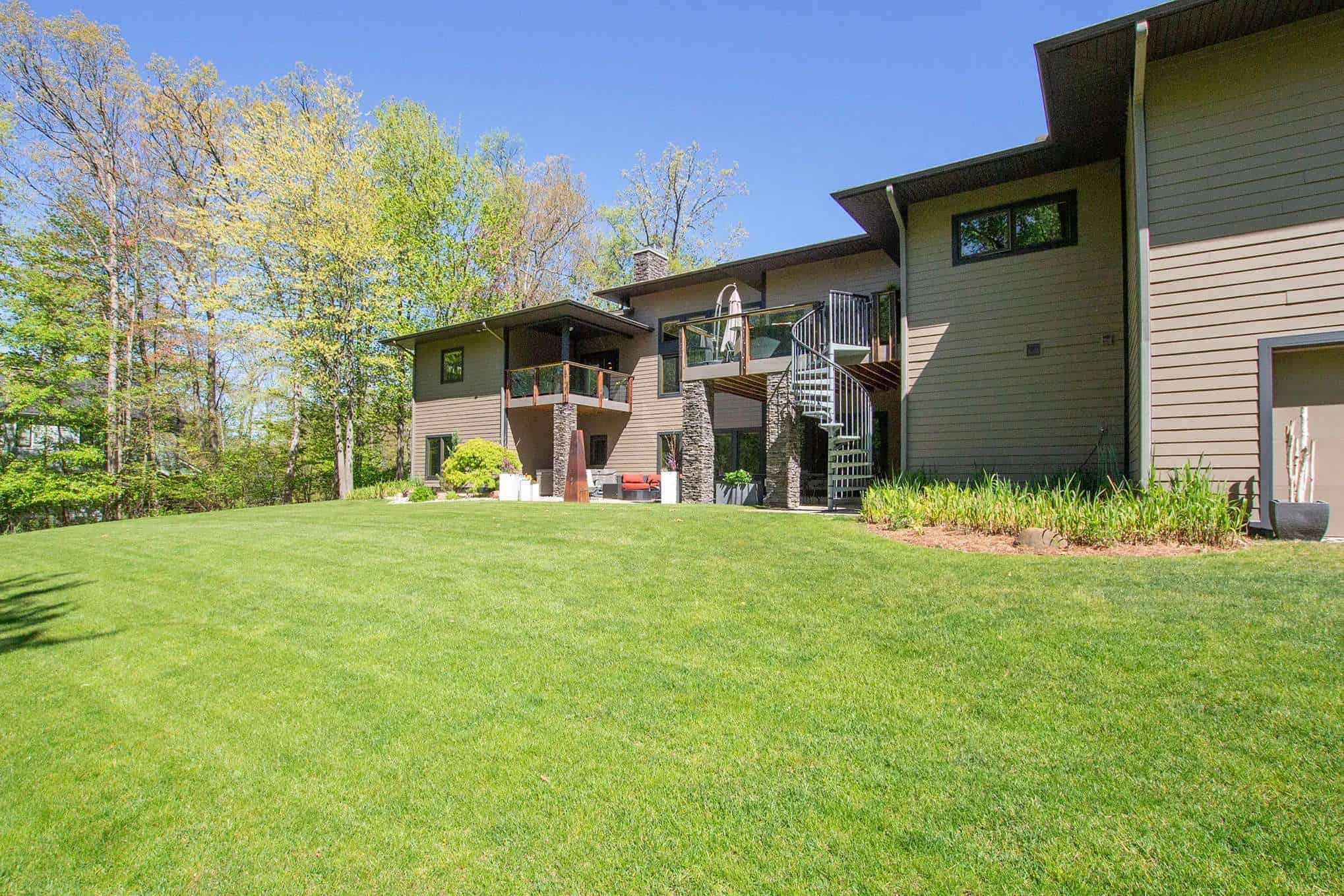 1045 Skyevale Drive NE Ada MI