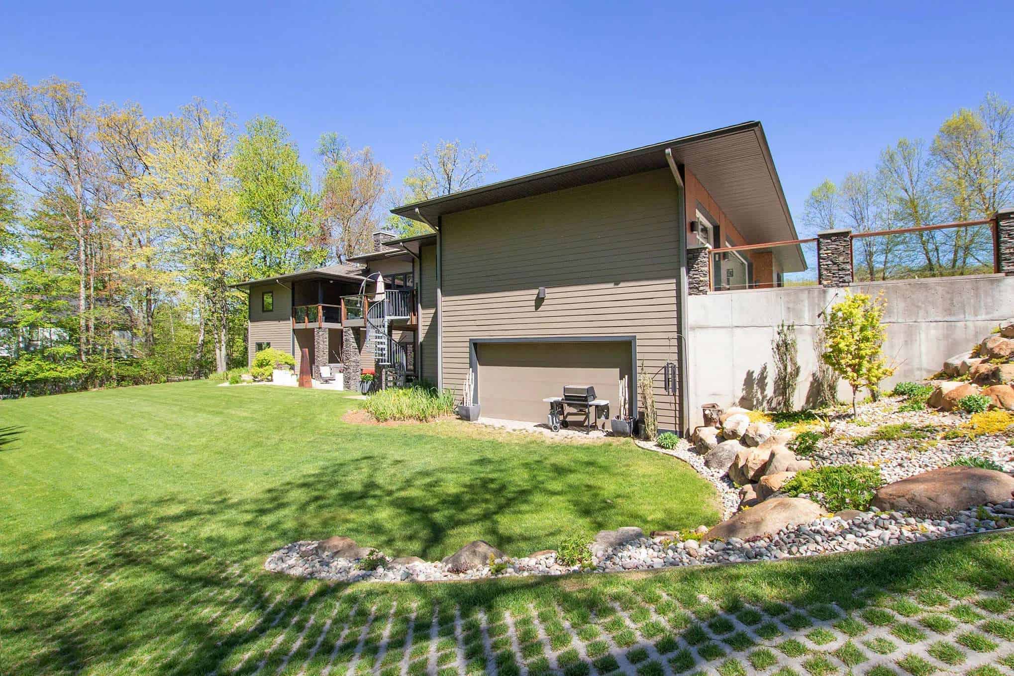 1045 Skyevale Drive NE Ada MI