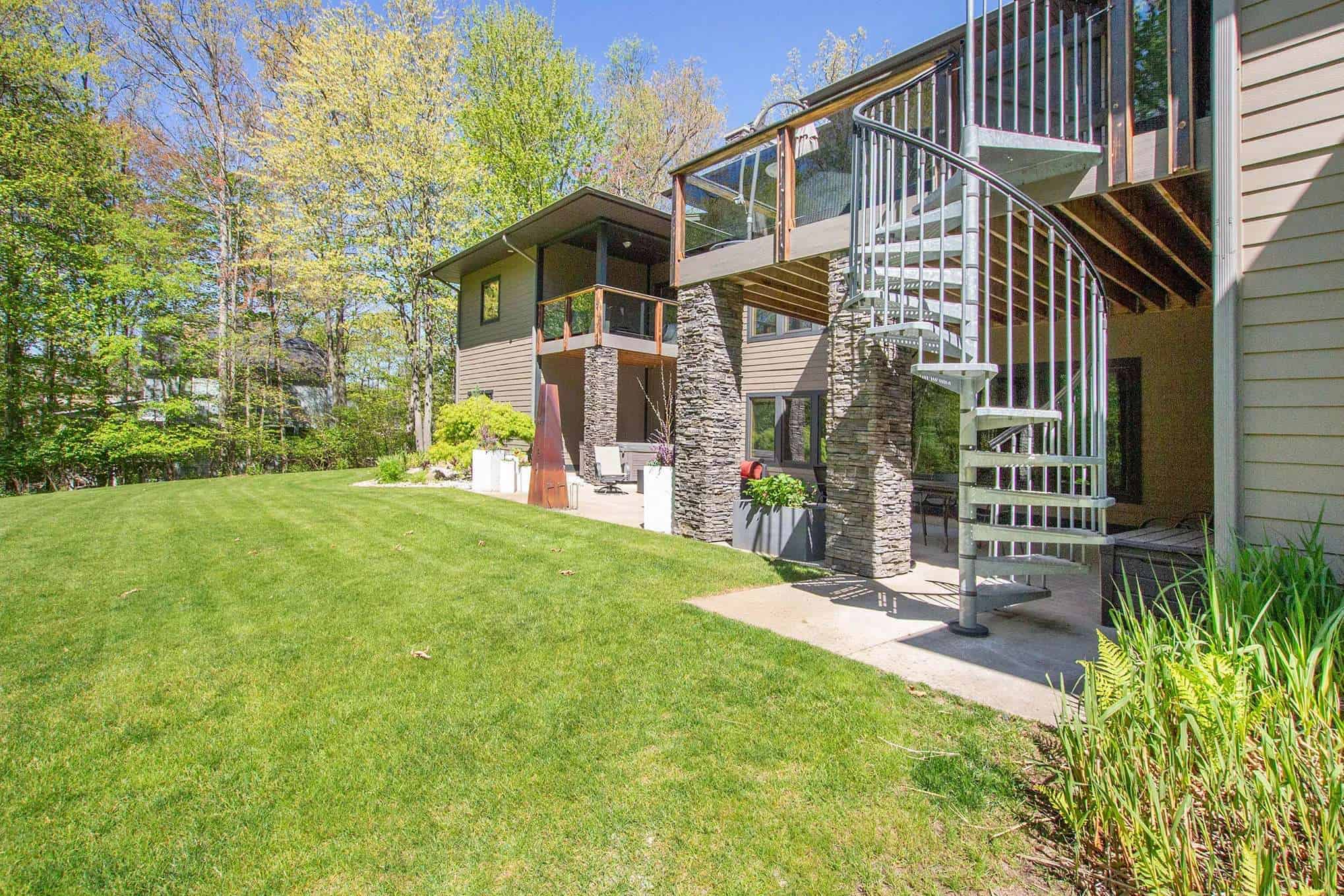 1045 Skyevale Drive NE Ada MI