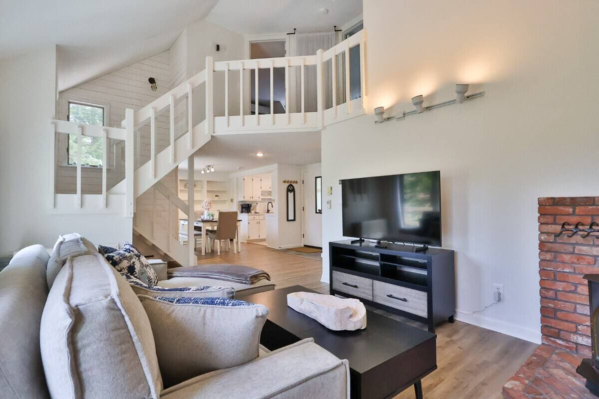 Lakeside Condo | Eastman Beach Grantham NH