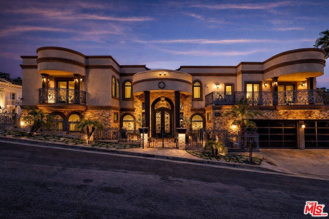 11131 Mountcastle Drive Studio City CA 91604