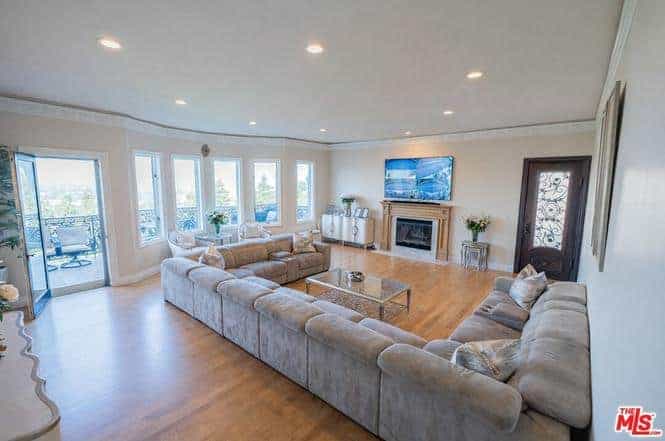 11131 Mountcastle Drive Studio City CA 91604