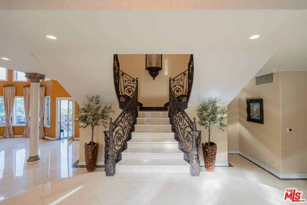 11131 Mountcastle Drive Studio City CA 91604