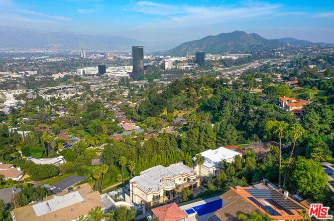 11131 Mountcastle Drive Studio City CA 91604