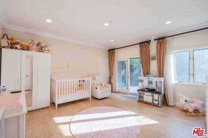 11131 Mountcastle Drive Studio City CA 91604