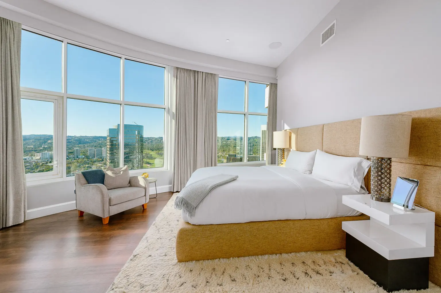 1 W Century Drive Los Angeles CA 90067