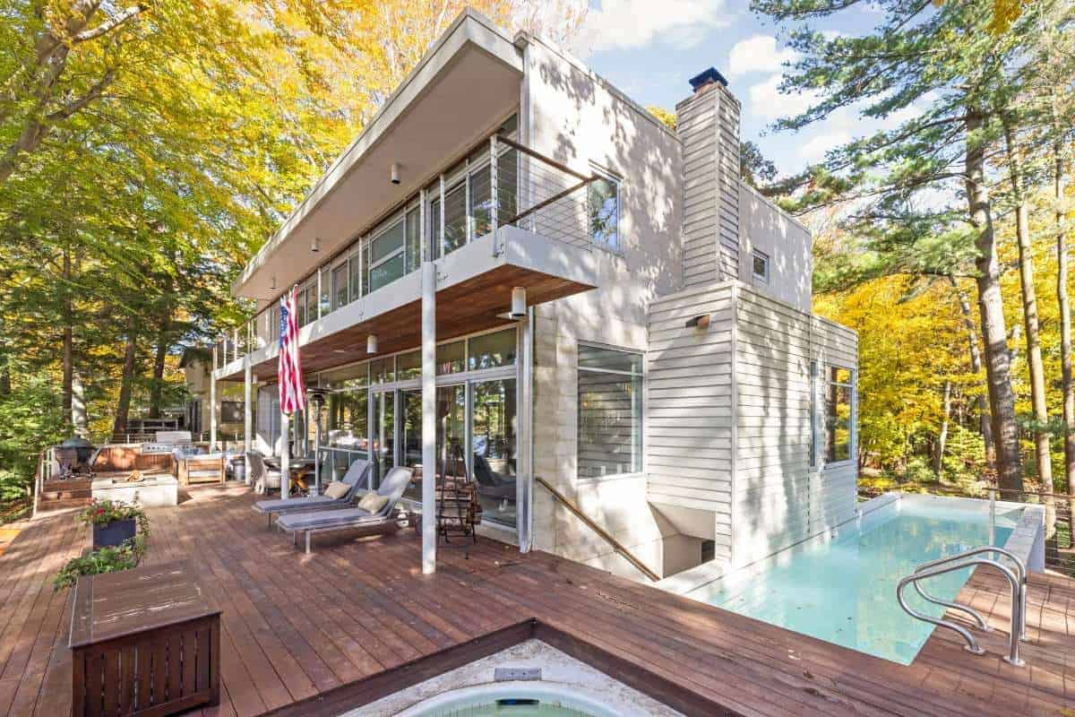 3470 Riverside Drive Saugatuck MI