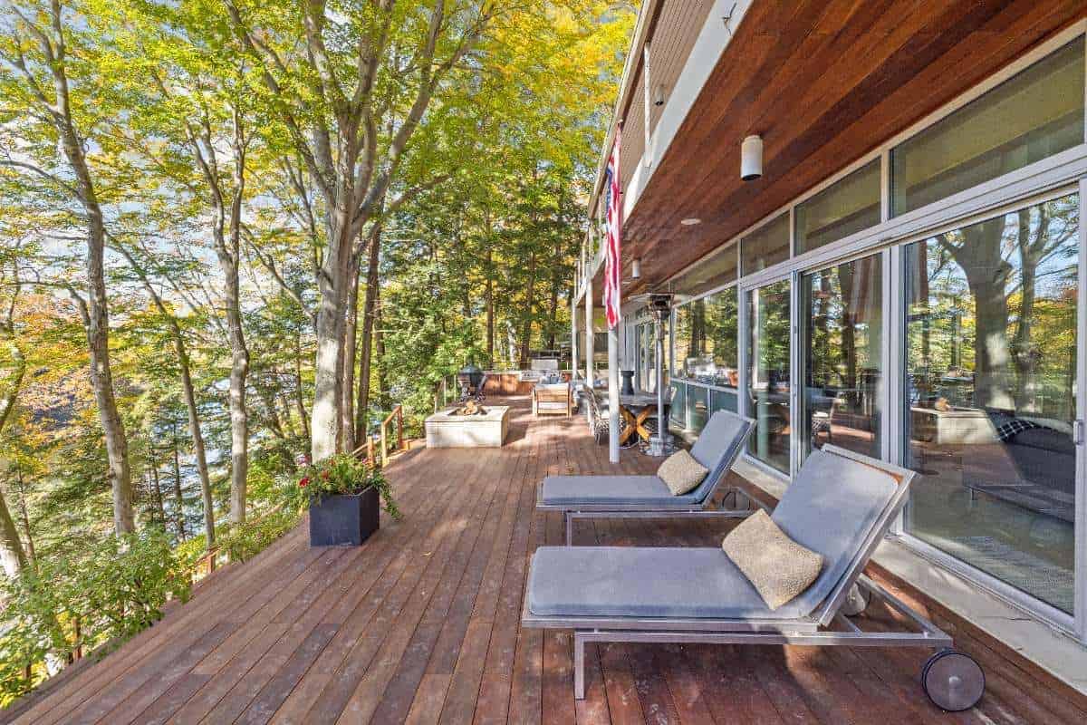 3470 Riverside Drive Saugatuck MI