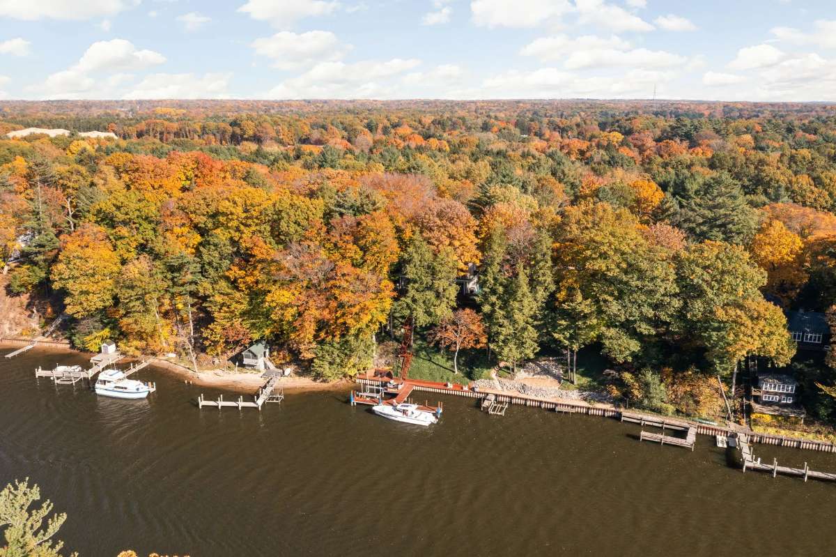 3470 Riverside Drive Saugatuck MI