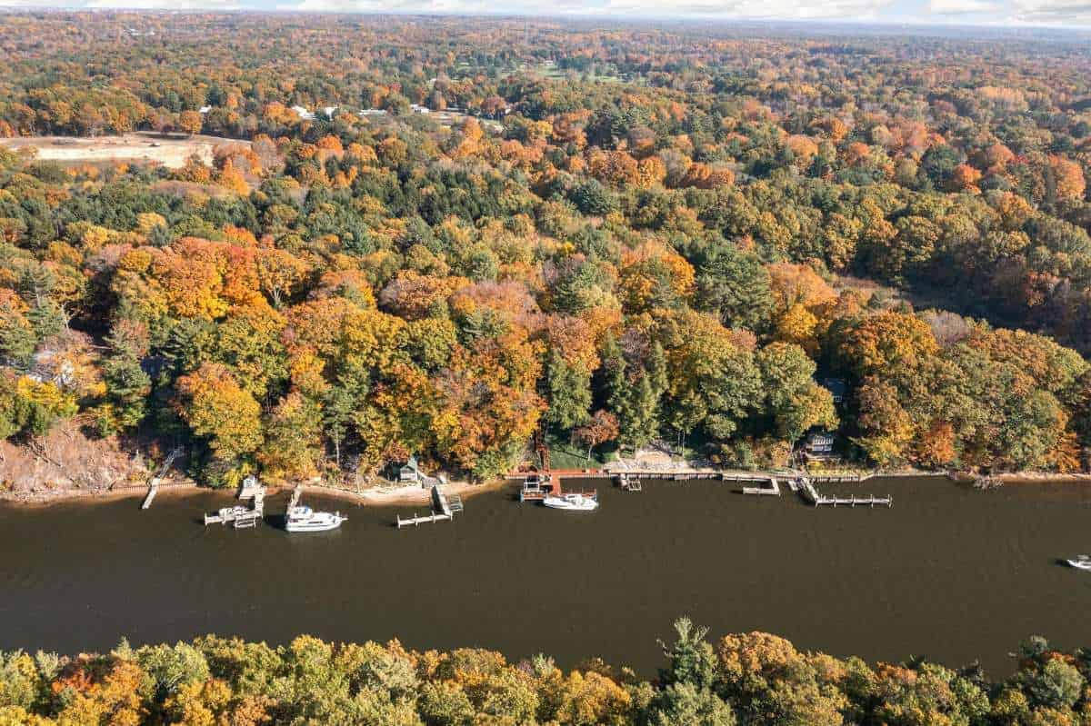 3470 Riverside Drive Saugatuck MI