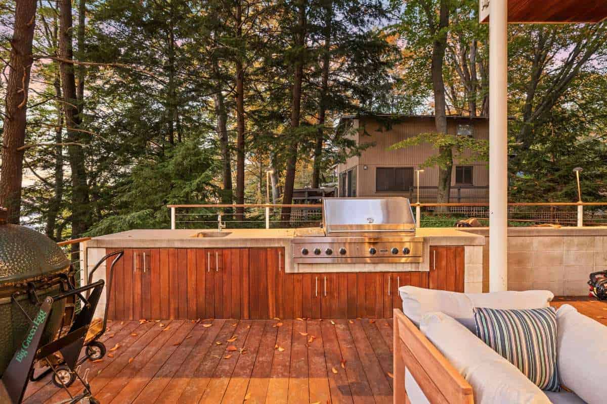 3470 Riverside Drive Saugatuck MI