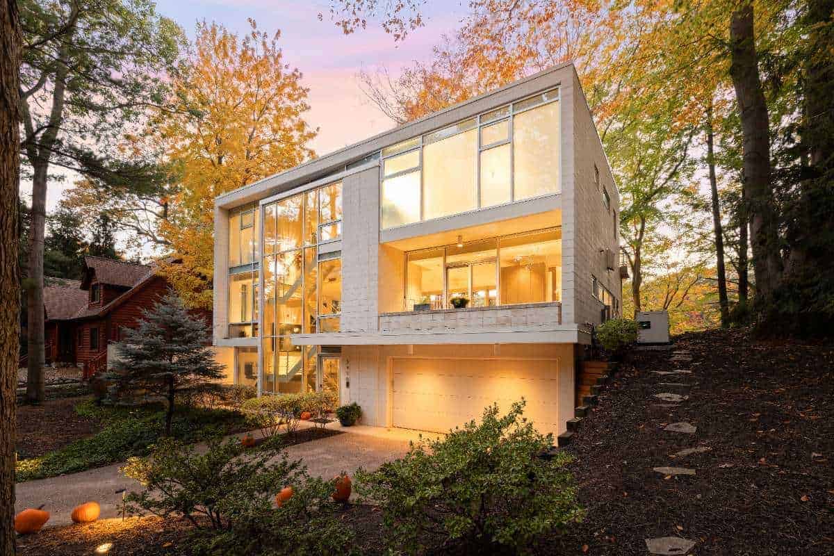 3470 Riverside Drive Saugatuck MI